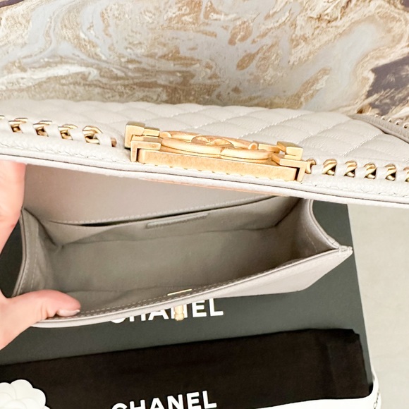 Chanel Caviar Quilted Chain Around Medium Boy Flap - Picture 16 of 16